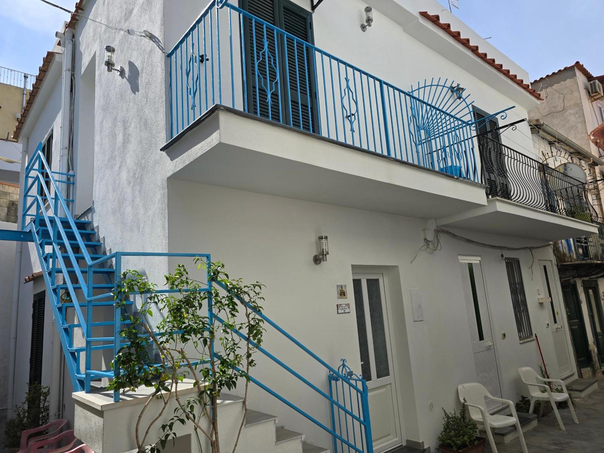 Вілла La Casa Di Giuliana Primo Piano Con Balcone Іскія Екстер'єр фото